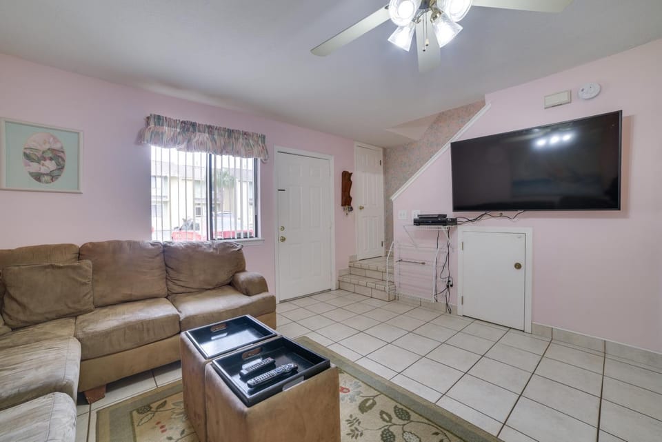 Panama City Beach Townhome - Walk to Beach! House in Panama City Beach