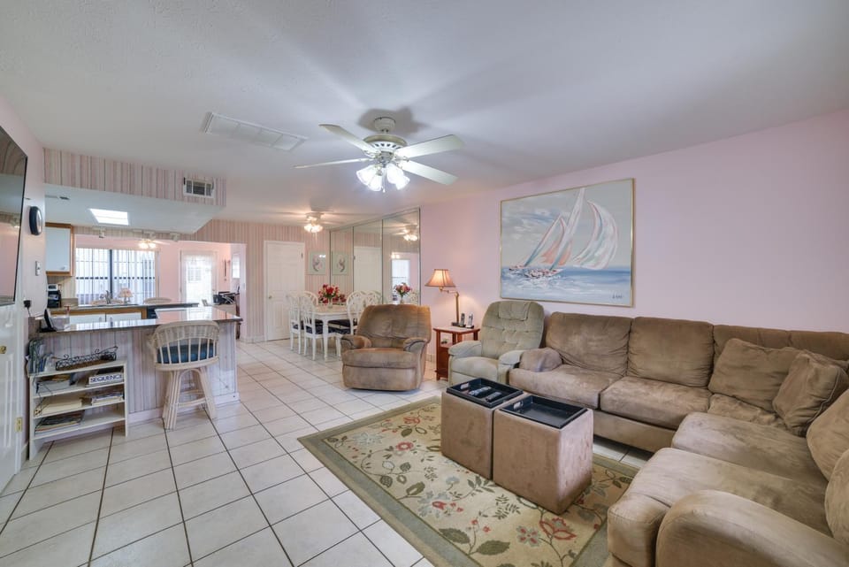 Panama City Beach Townhome - Walk to Beach! House in Panama City Beach
