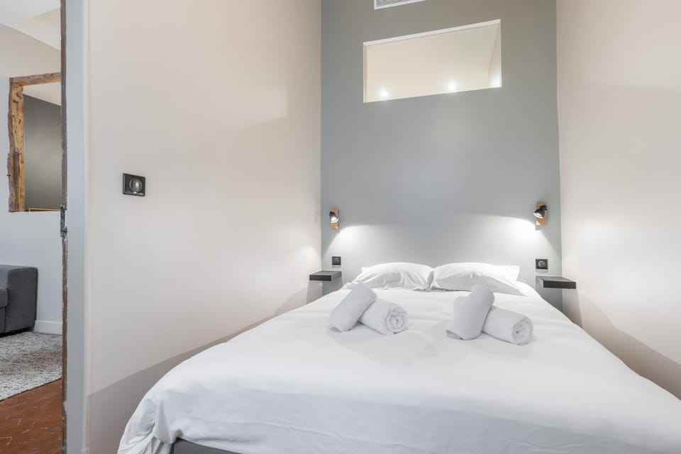 Bed, Bedroom