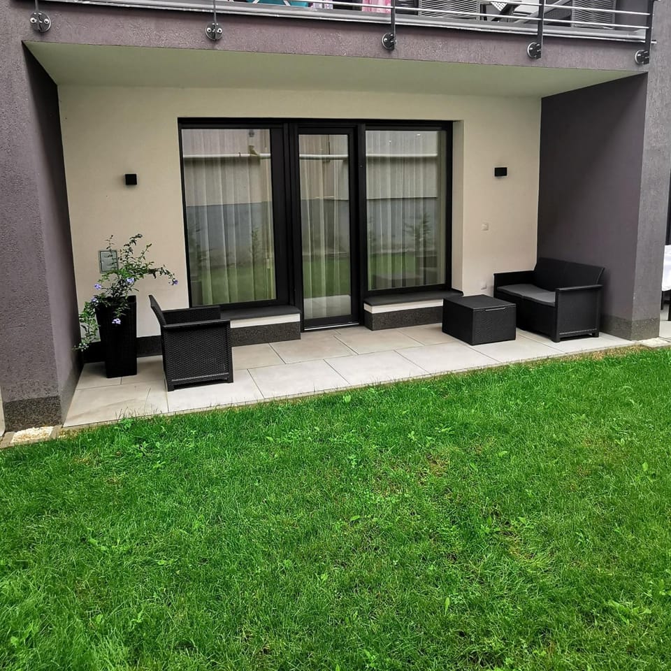 Patio, Facade/entrance, Garden, Balcony/Terrace