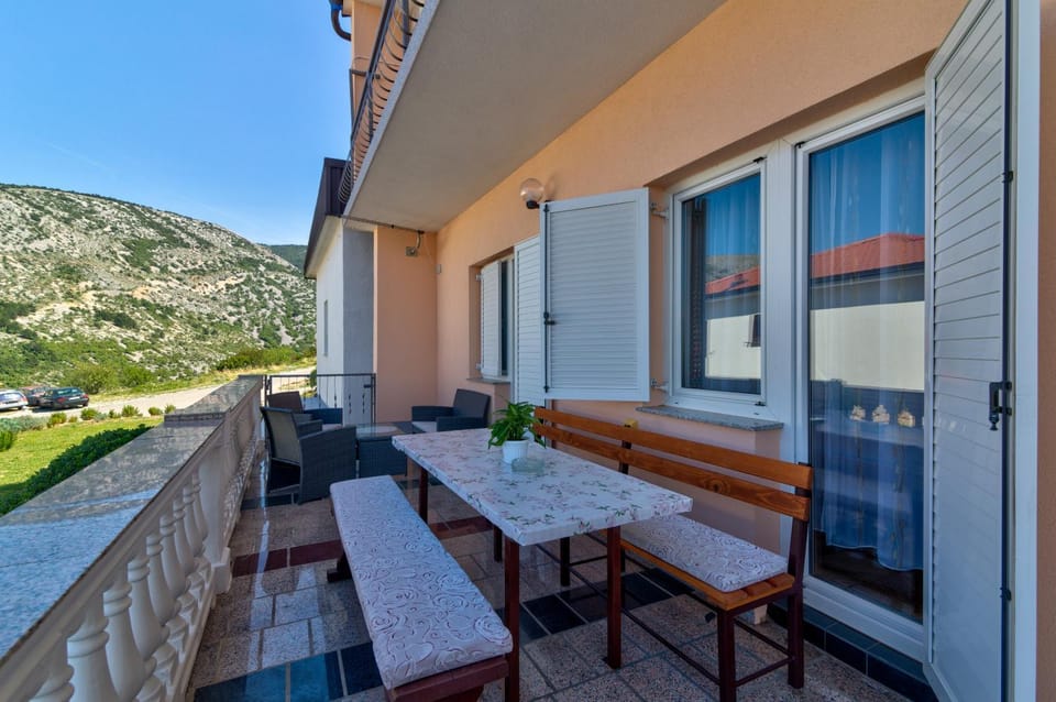 View (from property/room), Balcony/Terrace, Seating area
