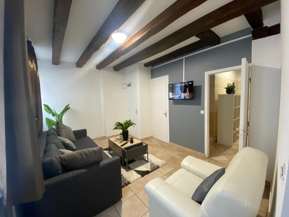 Communal lounge/ TV room, TV and multimedia, Living room, Seating area