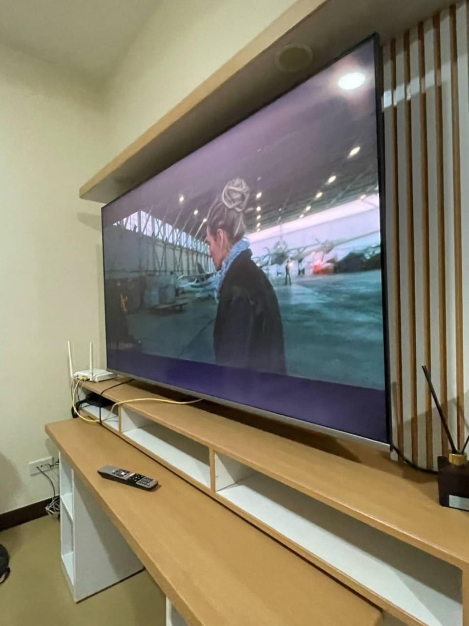 Torre DeManila TaftAvenue KingBed1bedroomBalcony 65InchesTV Rooftop Viewing LunetaPark ManilaOcean ManilaBay US Embassy Apartment in Manila City