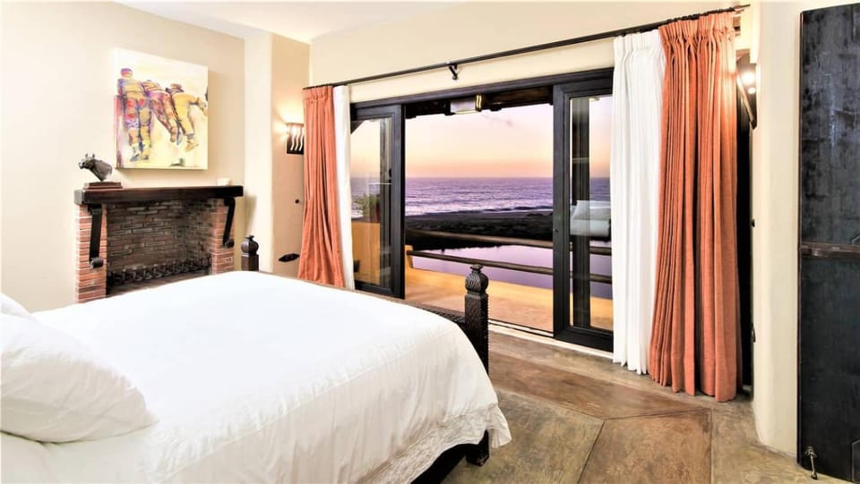 NEW Luxury Getaway - Pool, Spa, Sunset, VIEWS @ Casa Bella Villa in Todos Santos