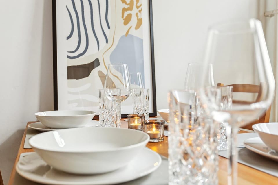 Decorative detail, Seating area, Dining area