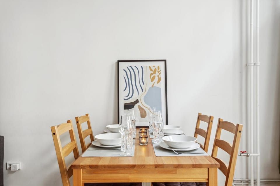 Decorative detail, Seating area, Dining area
