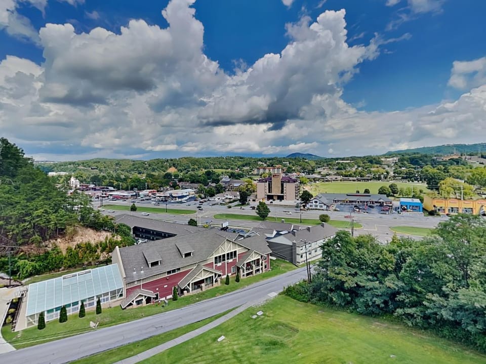 Neighbourhood, Natural landscape, Bird's eye view, Mountain view