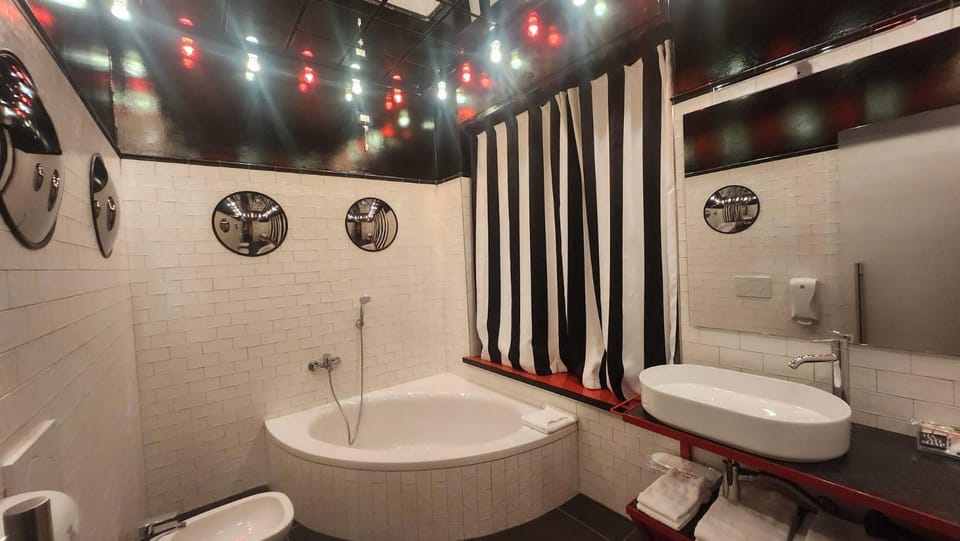 Shower, Toilet, Bathroom, Bath, bidet