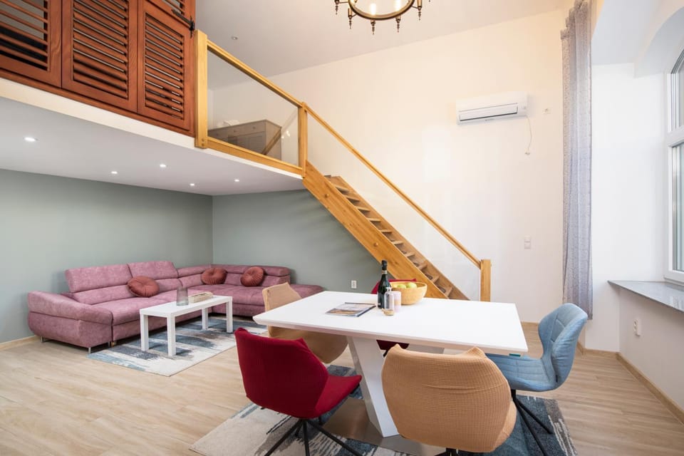 Living room, Seating area, Dining area