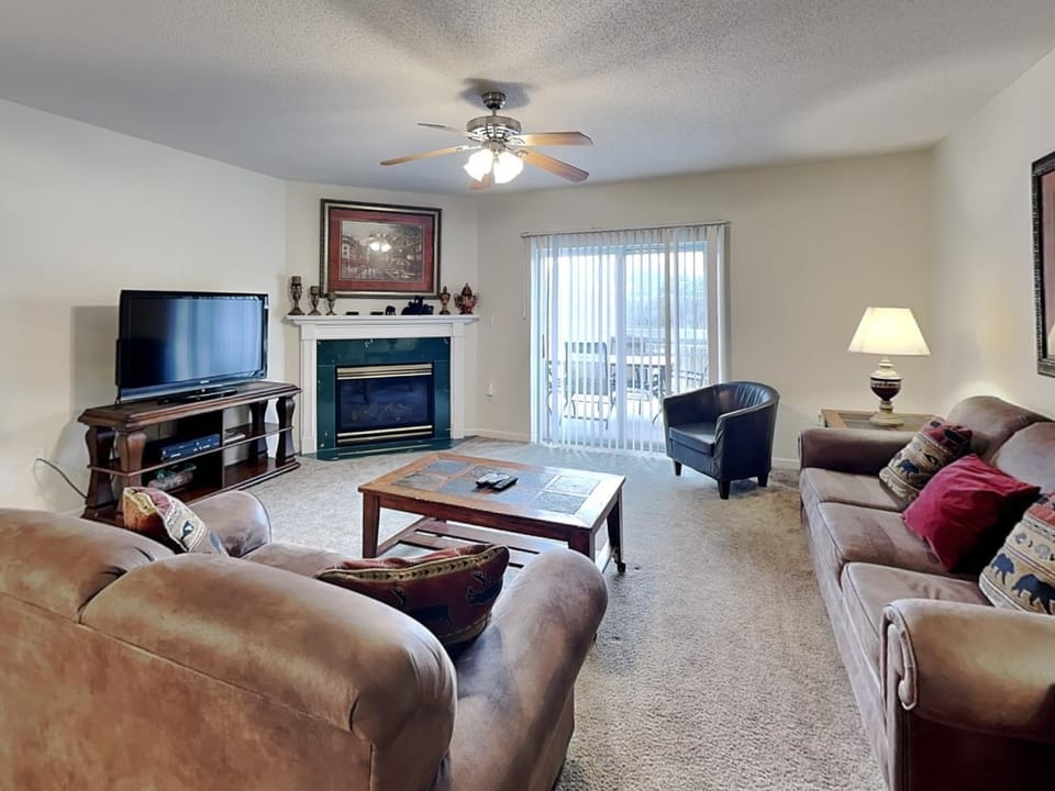 TV and multimedia, Balcony/Terrace, Living room, Seating area, fireplace, furniture