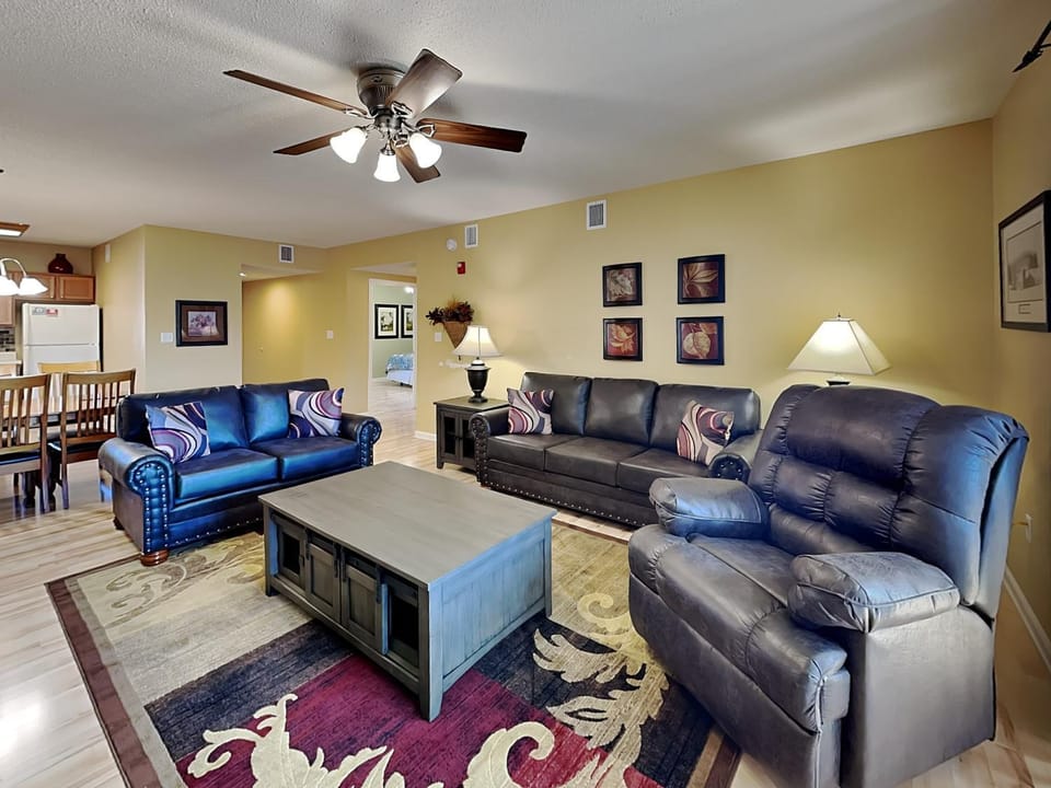 Living room, Seating area, furniture