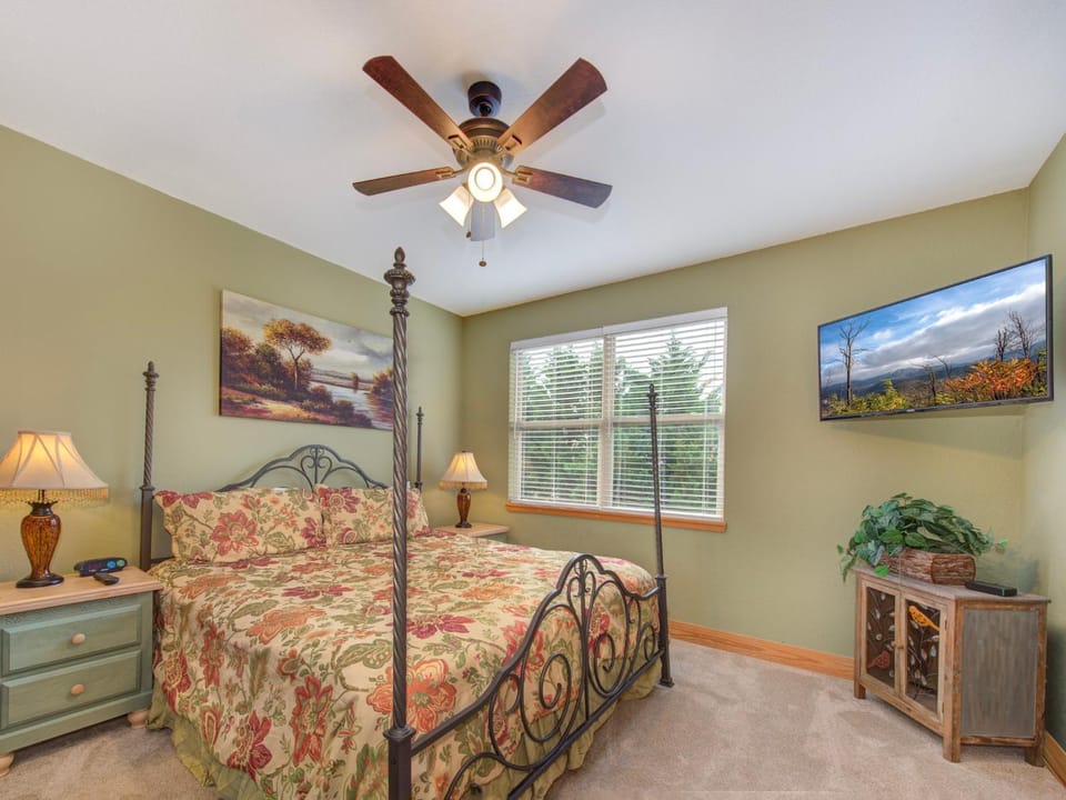 Bed, TV and multimedia, Bedroom, furniture