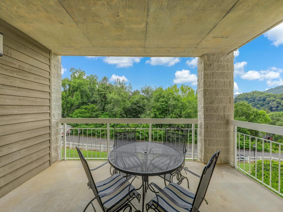 Natural landscape, Balcony/Terrace, Garden view, Mountain view