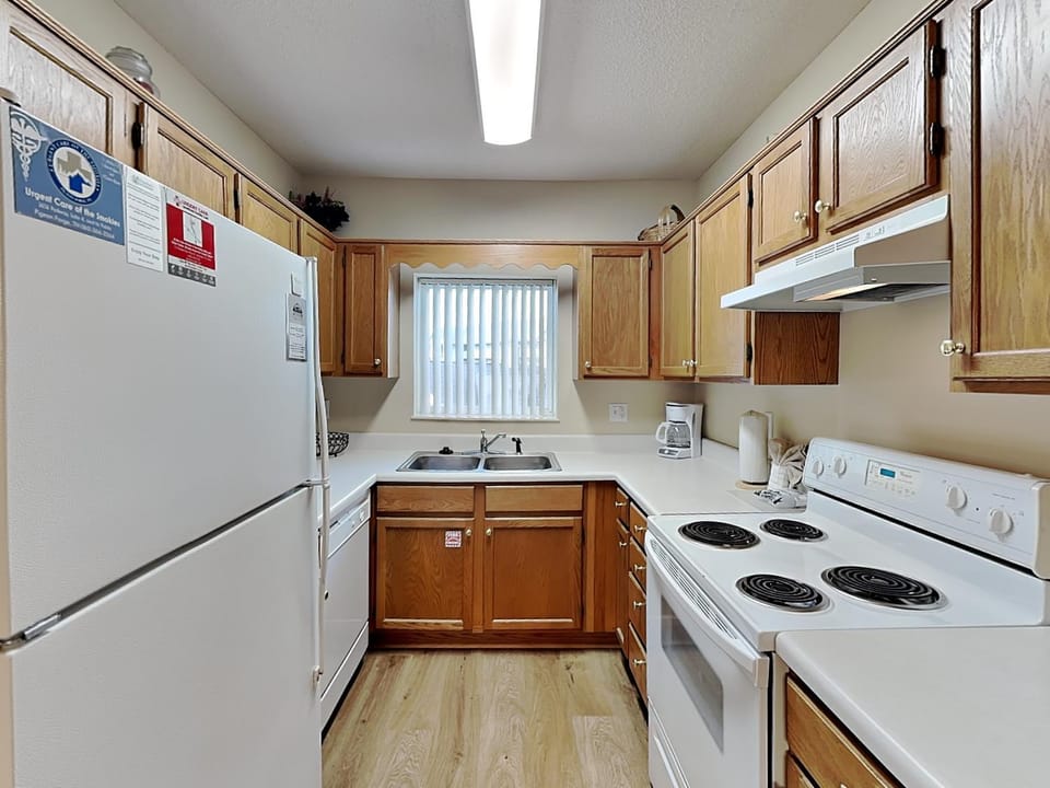 Kitchen or kitchenette, stove, kitchen