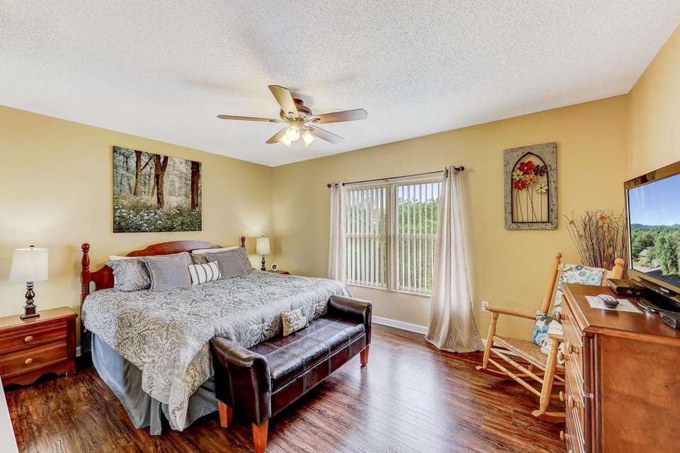 Bed, Bedroom, Mountain view