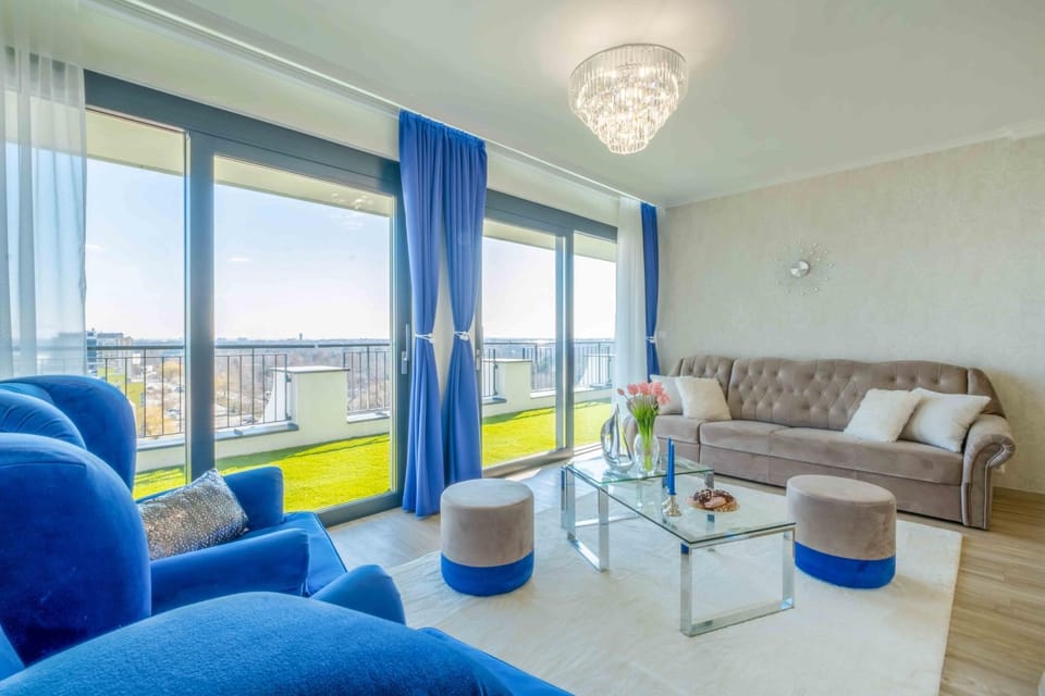 Living room, Seating area, Garden view, Lake view, Family