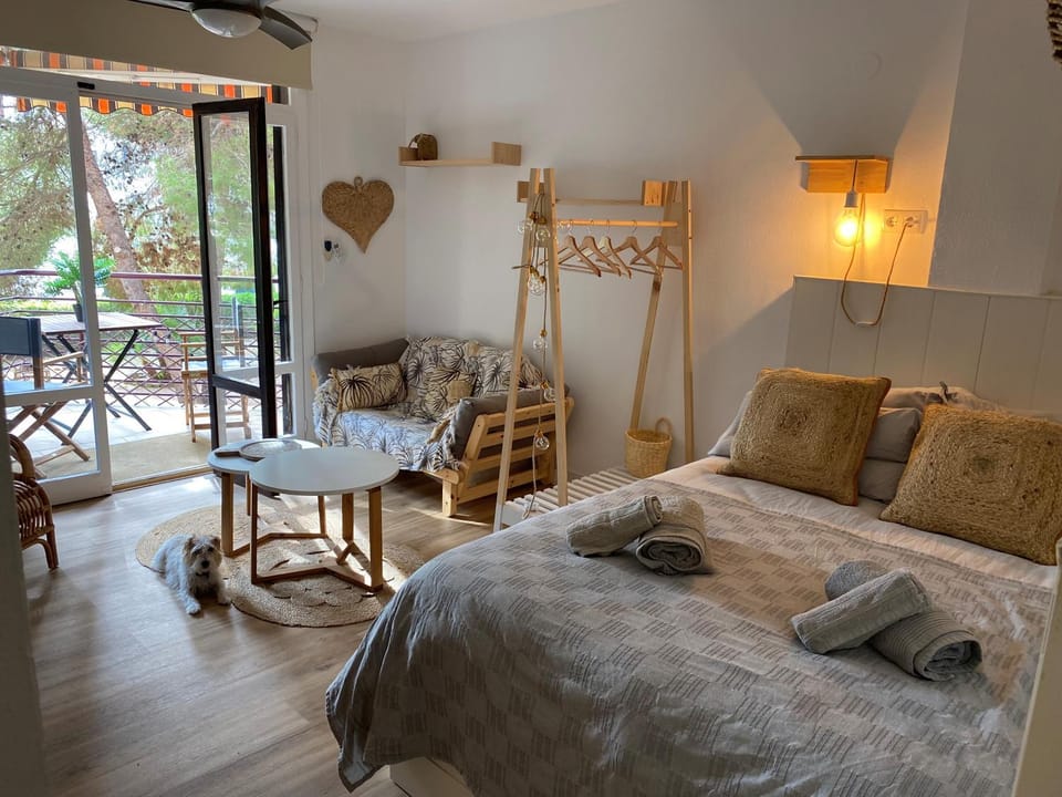 Living room, Bedroom