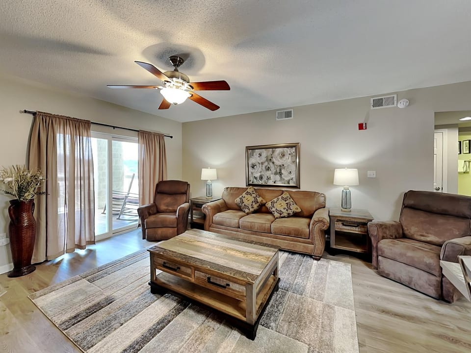 Balcony/Terrace, Living room, Seating area, furniture