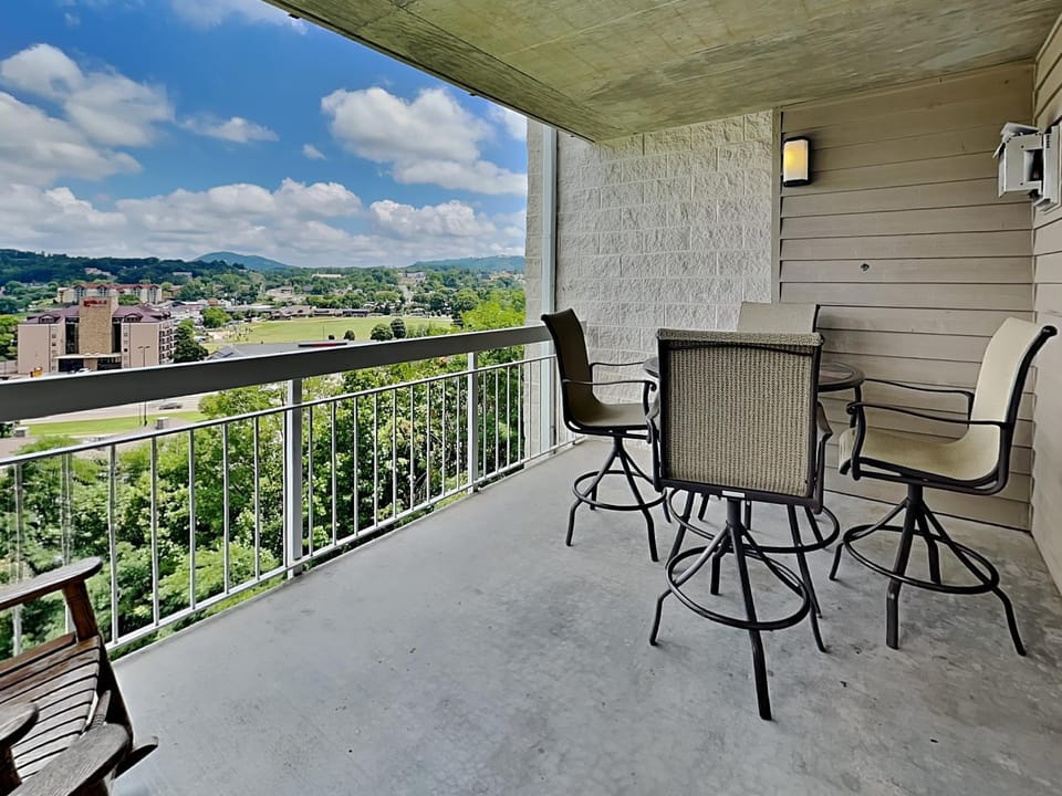 Balcony/Terrace, Seating area, Mountain view