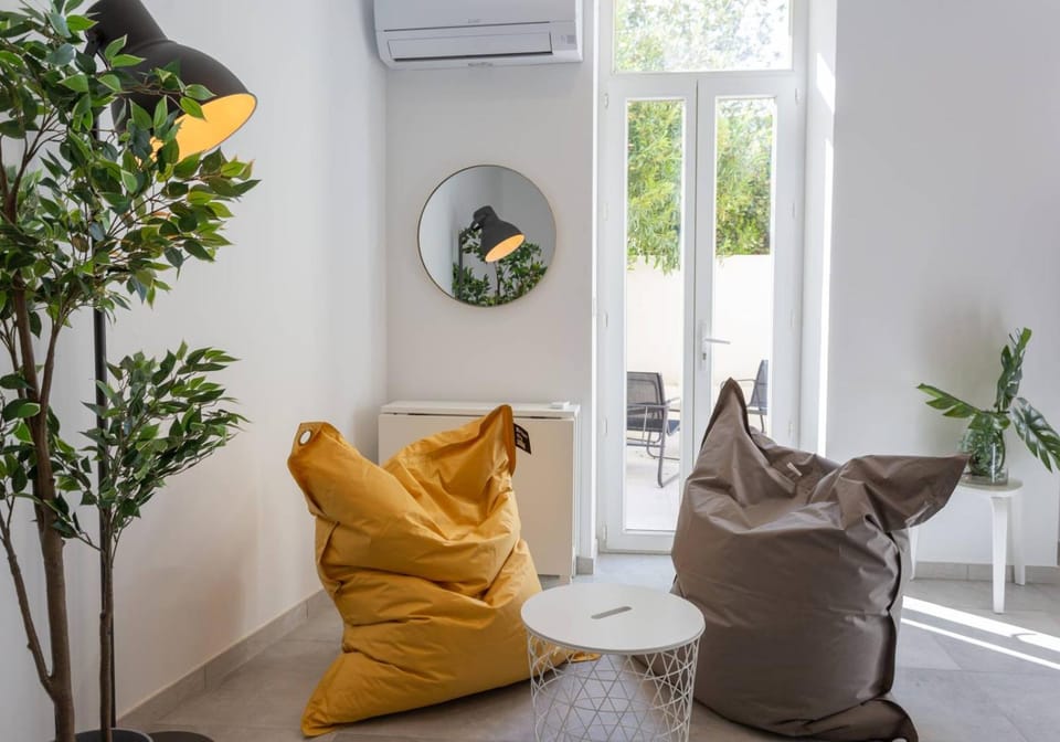 MaxBnb - CLIMATISÉ - T2 37m2 & terrasse 30m2 - Est Apartment in Toulon