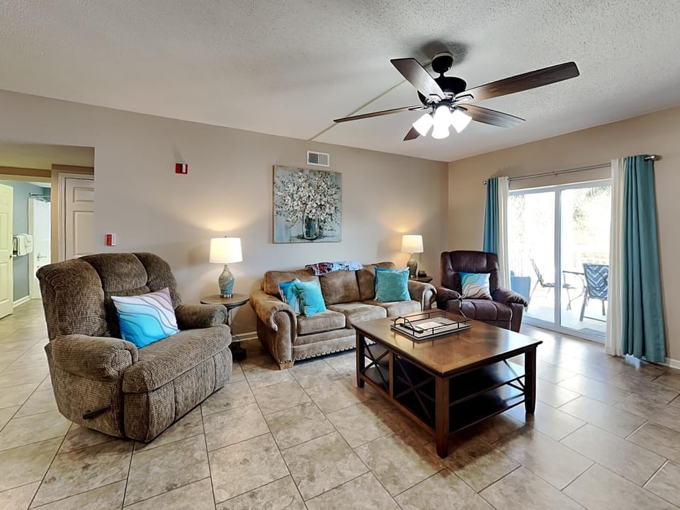 Balcony/Terrace, Living room, Seating area, furniture