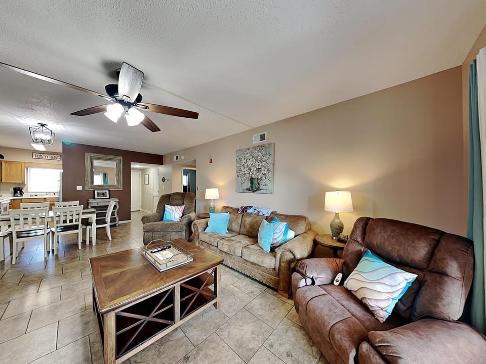 Living room, Seating area, Dining area, furniture, air conditioner