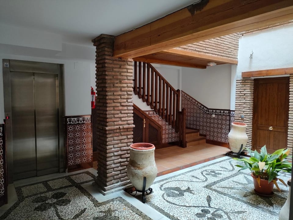 Patio, Facade/entrance