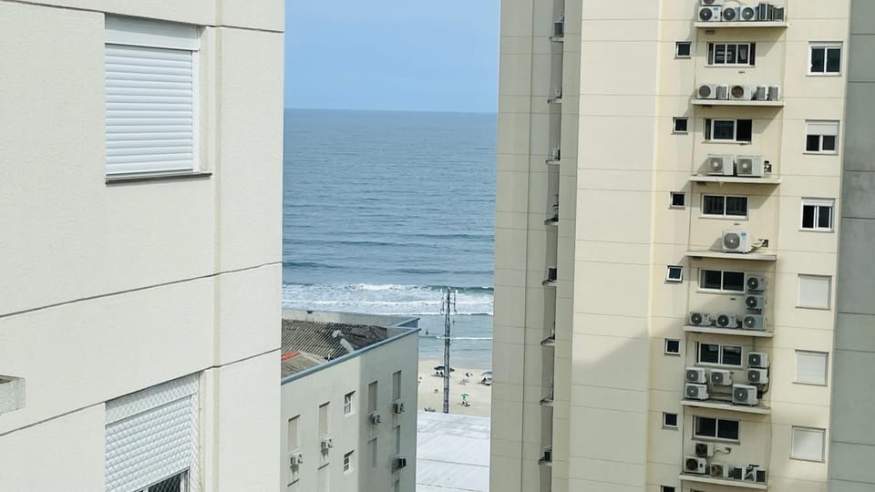 100m Praia Pitangueiras 3Q com Ar Churrasqueira 2 Vagas LP15 Apartment in State of São Paulo