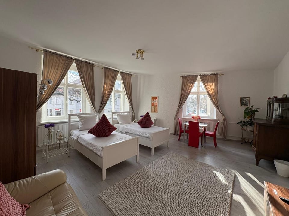 Cafe Alice & Pension GmbH Hostel in Potsdam