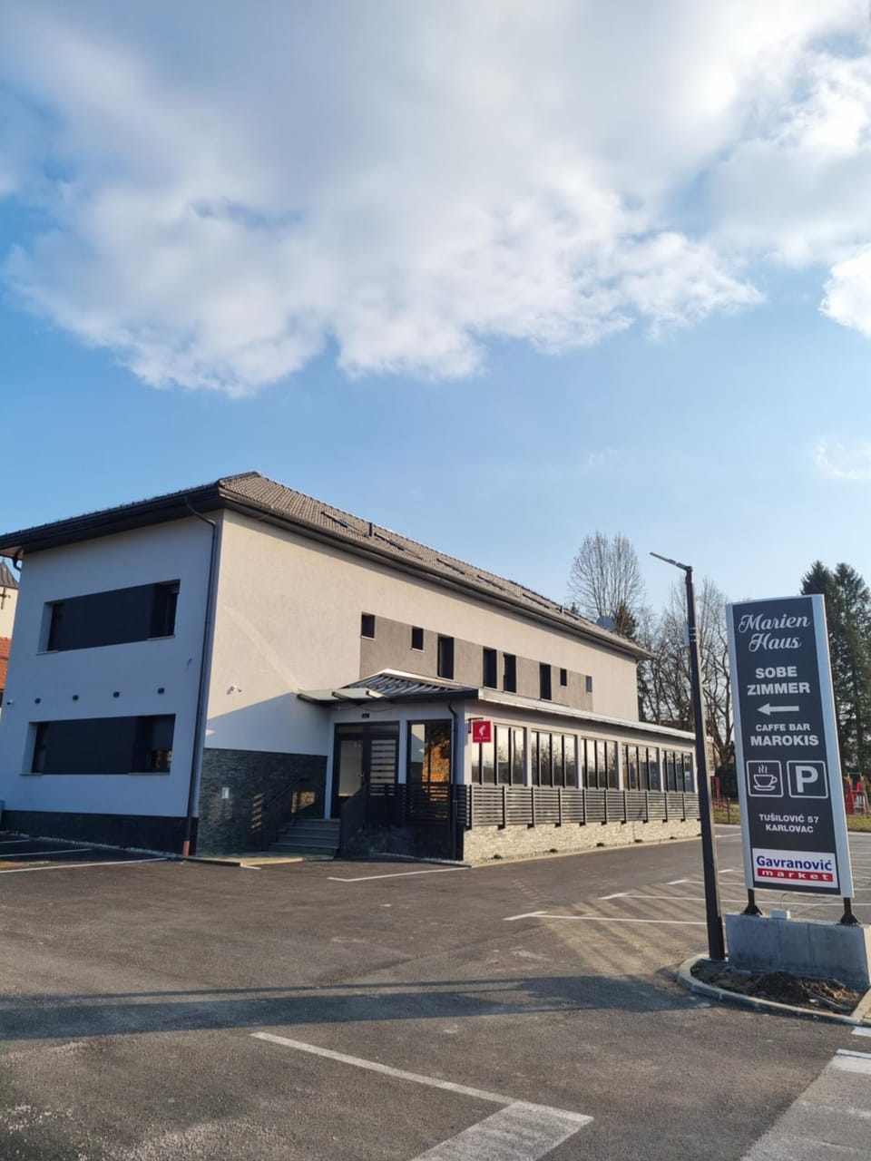 Property building, Facade/entrance