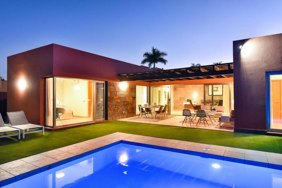Balcony/Terrace, Swimming pool