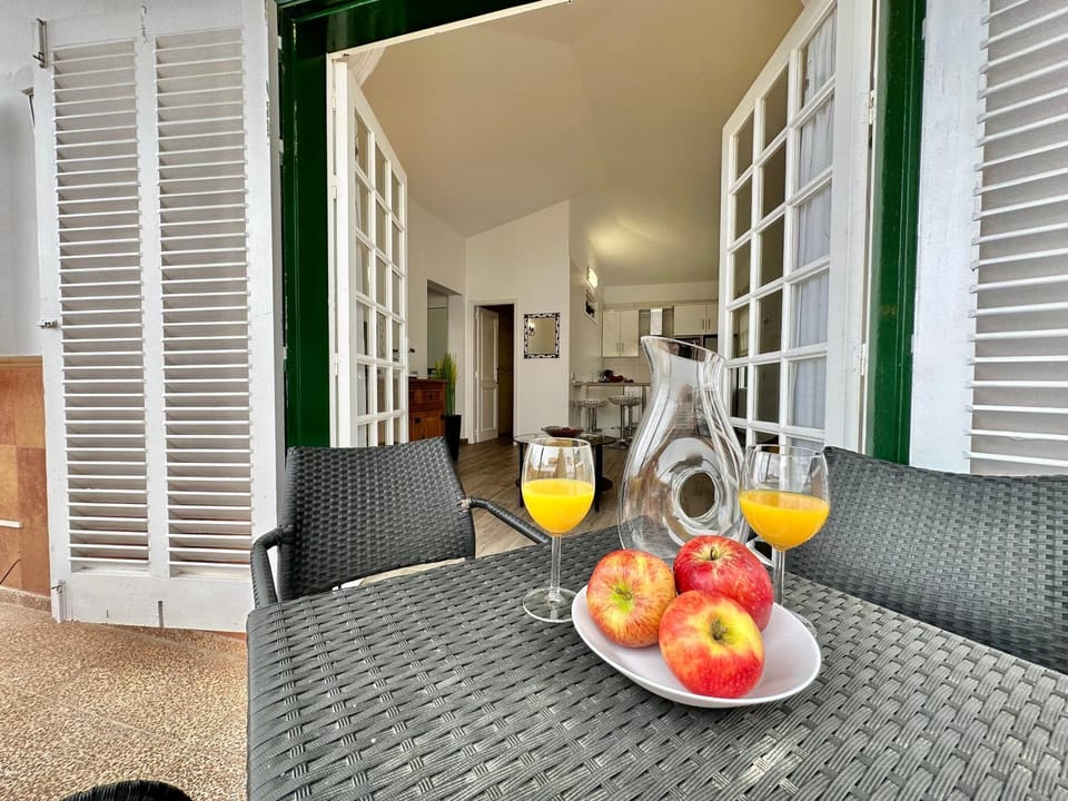 Balcony/Terrace, Food and drinks, Dining area