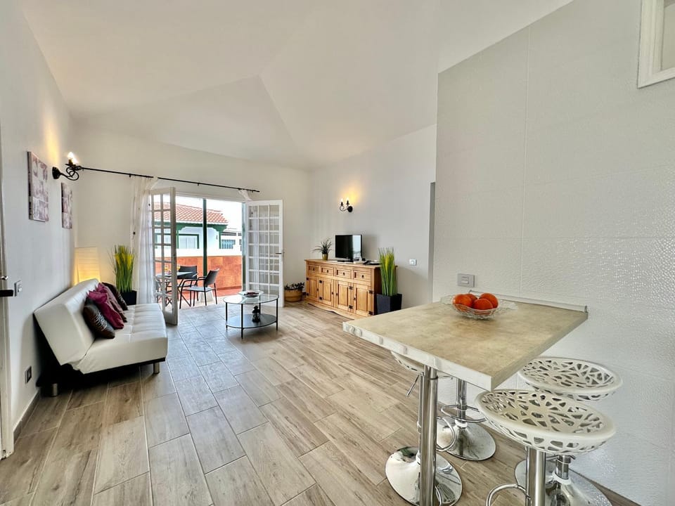 TV and multimedia, Balcony/Terrace, Living room, Dining area