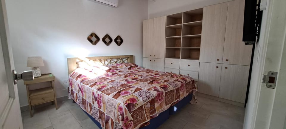 Bed, Photo of the whole room, Bedroom, wardrobe