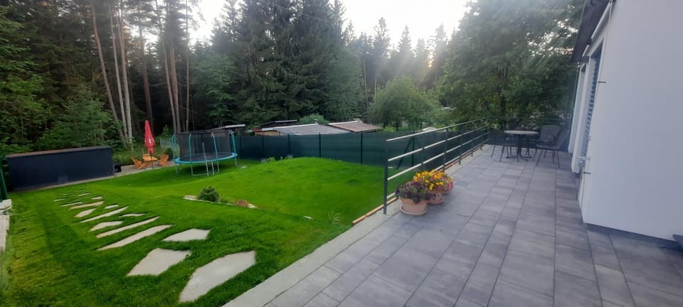 Garden, Balcony/Terrace