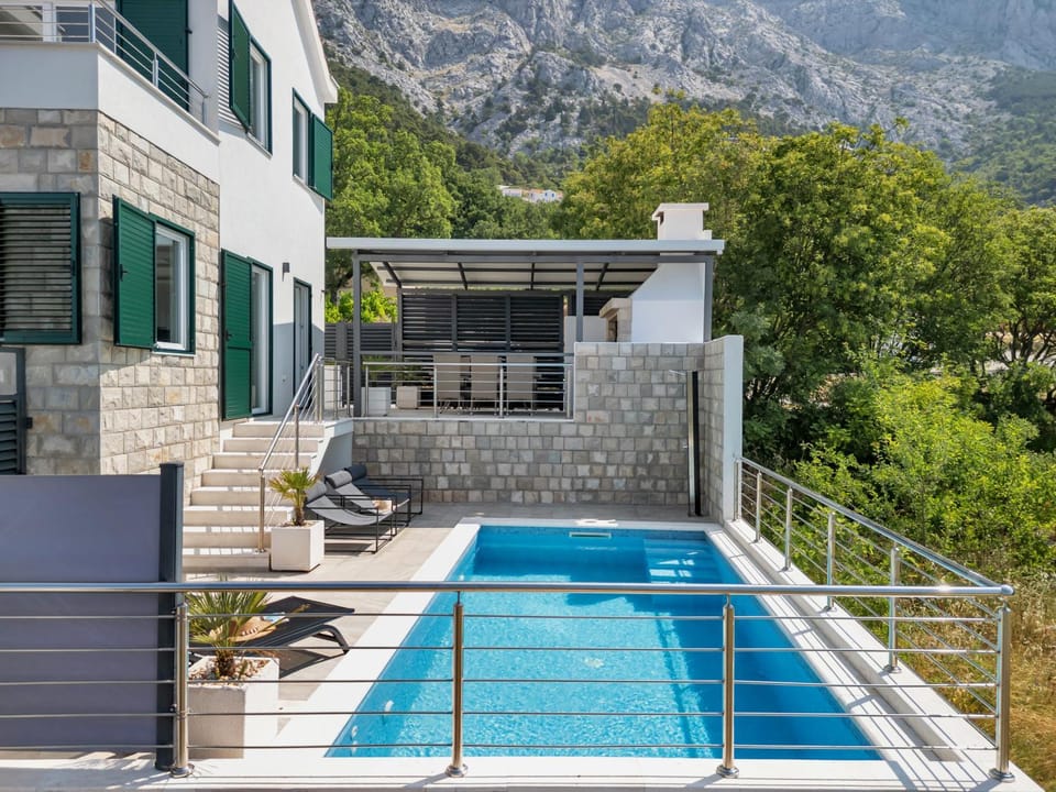 Property building, Swimming pool