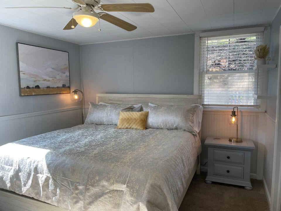 Bed, Bedroom