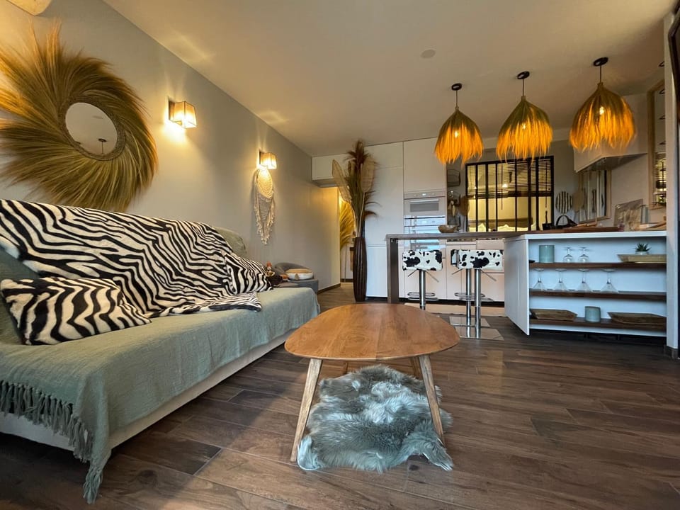 La Rose Rouge Apartment in Saint-Raphael