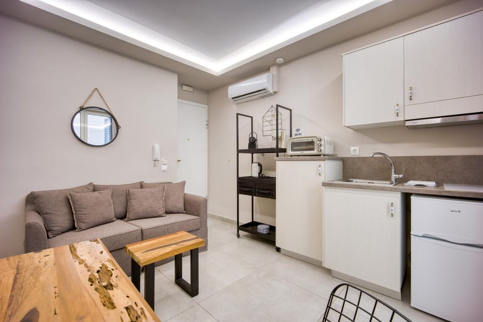 Kitchen or kitchenette, Seating area, Dining area, kitchen