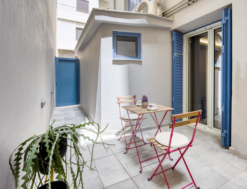 Balcony/Terrace, furniture