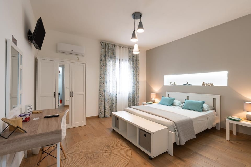Property building, Living room, Bedroom