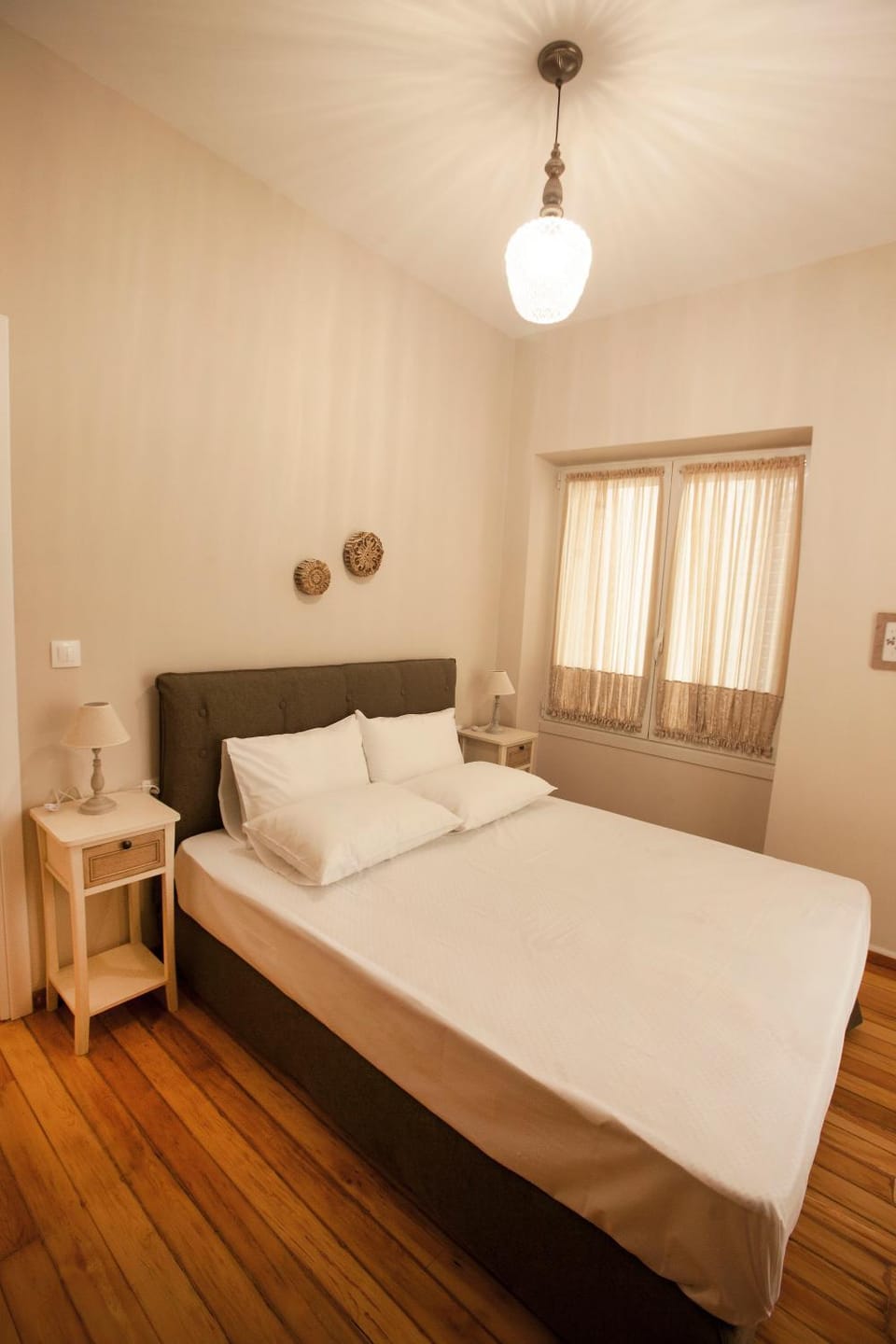 2-spaces comfy Bentzi apartment 7 with balcony in Pagrati Apartment in Athens