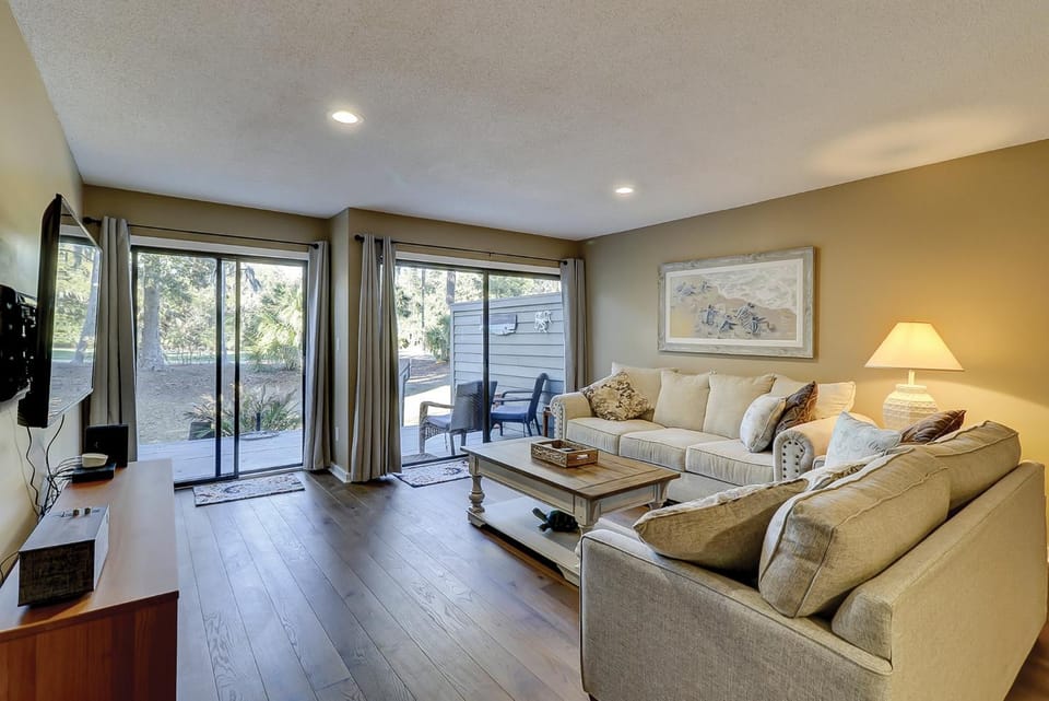King Queen Twin and Foldout Golf Views Updated Baths Bikes & Beach Gear included House in Hilton Head Island