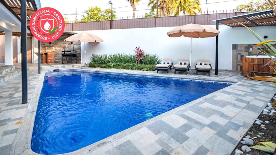 Swimming pool, Swimming pool