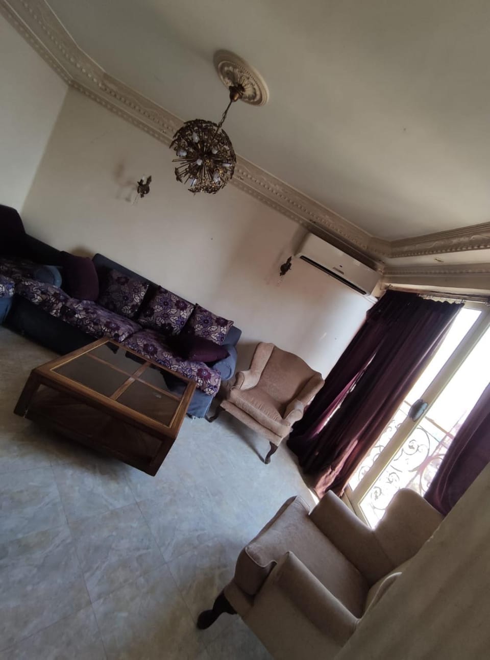 Living room, Seating area