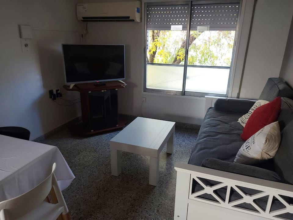 Communal lounge/ TV room, TV and multimedia, Living room, Seating area