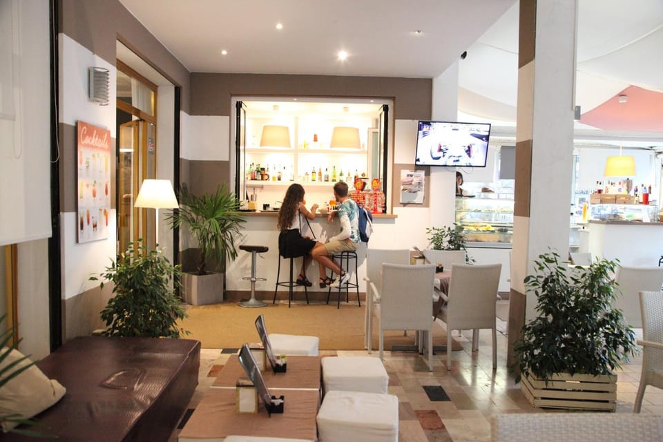 Lounge or bar