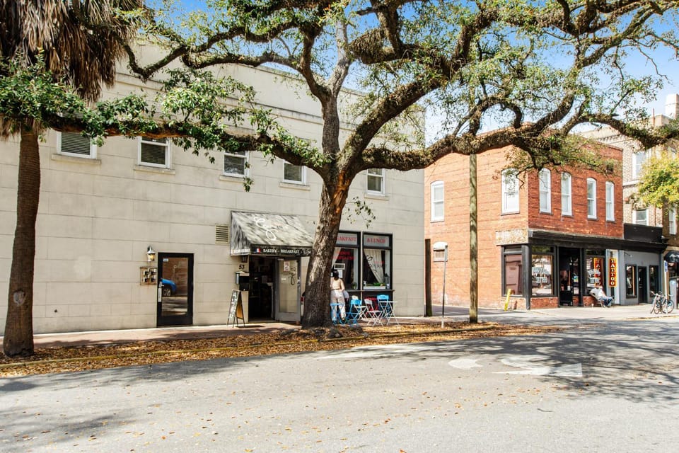Historic City Market Loft Off Broughton House in Savannah