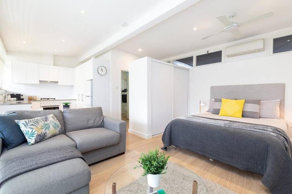 Modern Stylish Self-contained Studio Apartment Apartment in Adelaide
