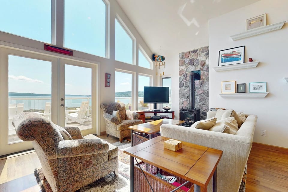 Eastside Beachside House in Greenbank